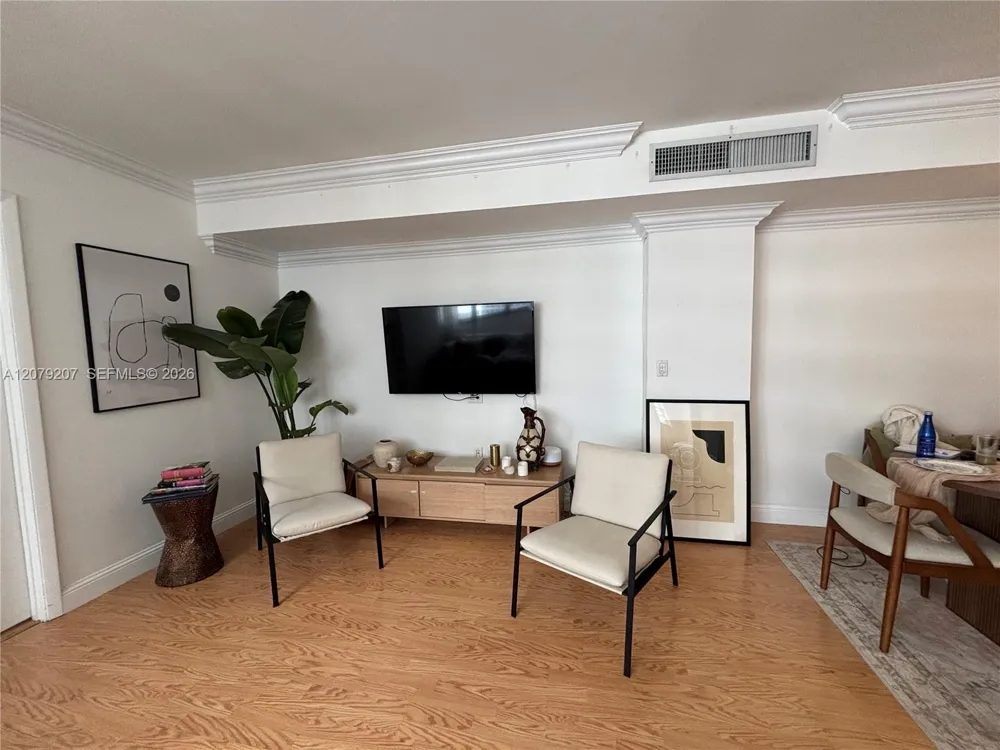 999 Brickell Bay Dr #1105 Miami, FL 33131