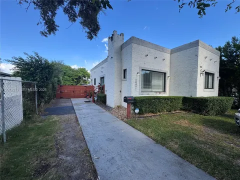 10841 NE 2nd Pl