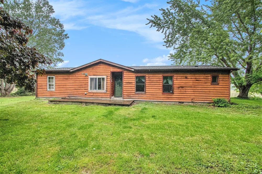 6727 Youngren Road Chikaming Township, MI 49128
