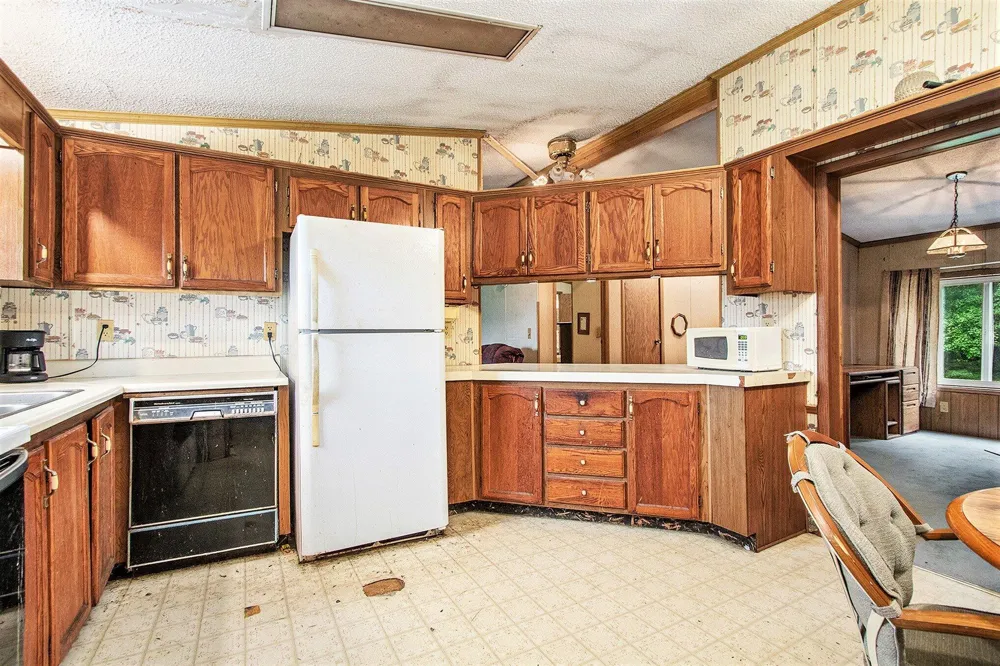 6727 Youngren Road Chikaming Township, MI 49128