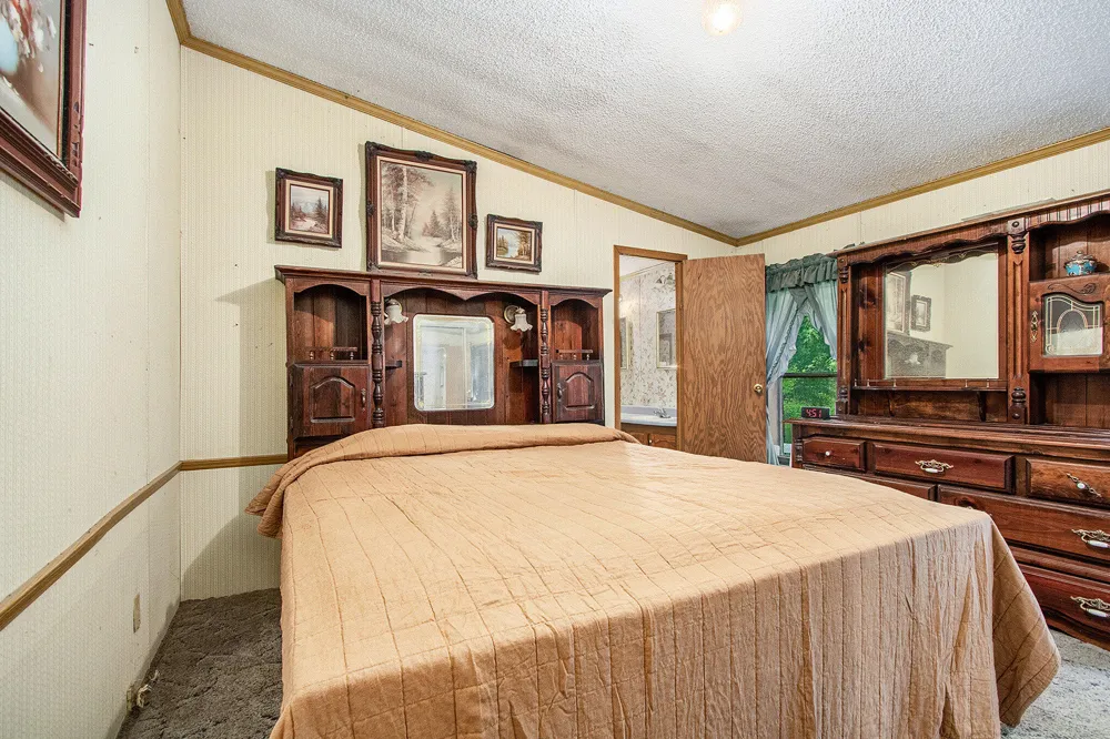 6727 Youngren Road Chikaming Township, MI 49128