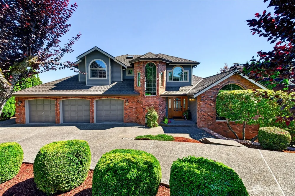 2821 211th Avenue East Lake Tapps, WA 98391