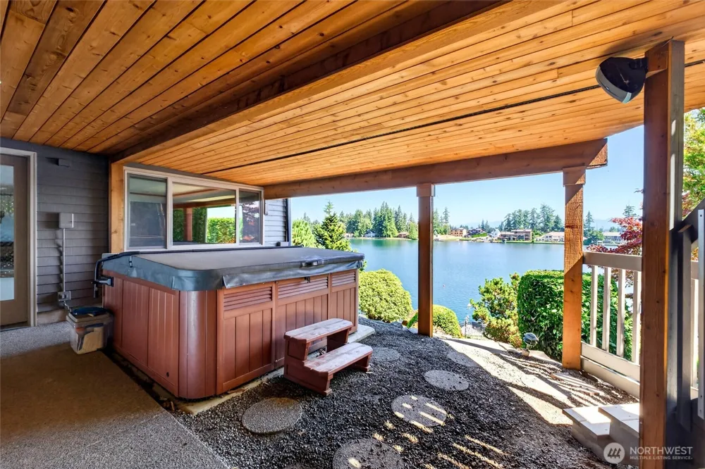 2821 211th Avenue East Lake Tapps, WA 98391