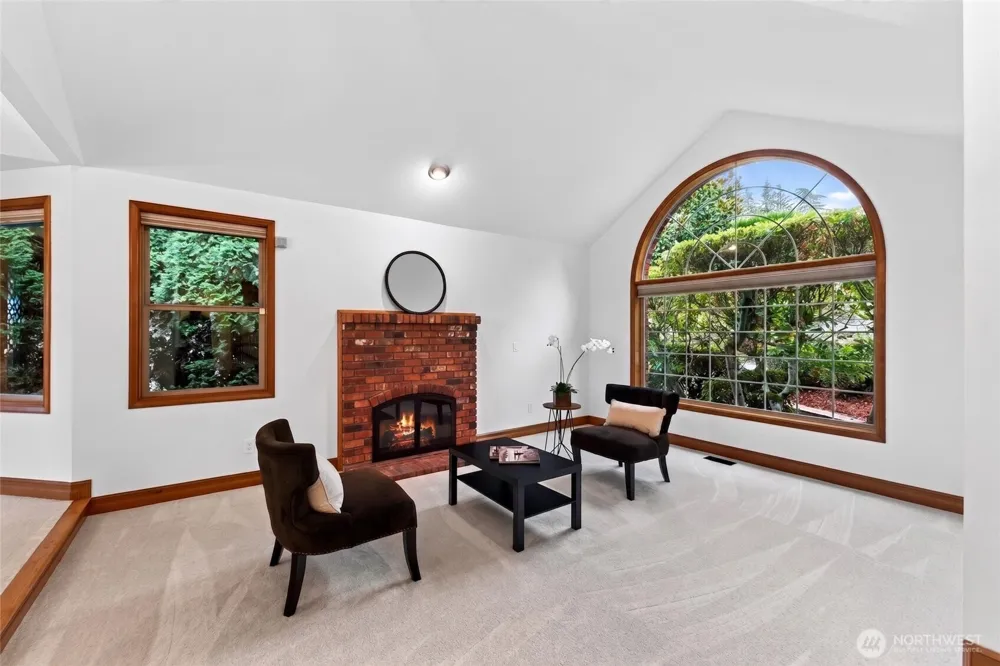 2821 211th Avenue East Lake Tapps, WA 98391