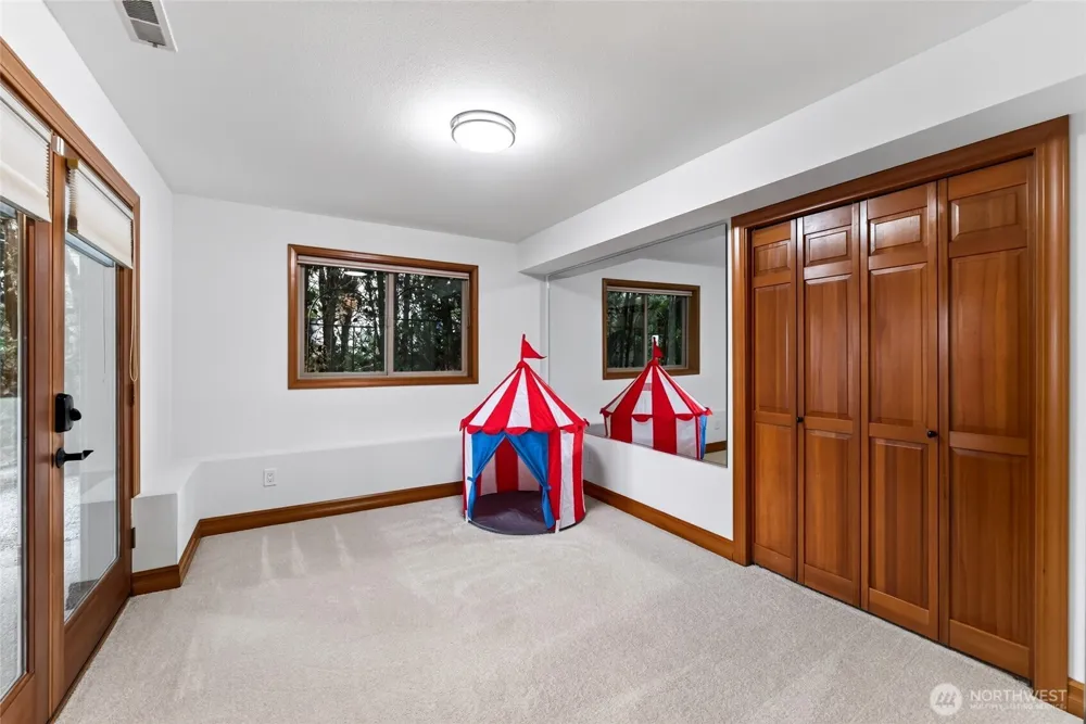 2821 211th Avenue East Lake Tapps, WA 98391