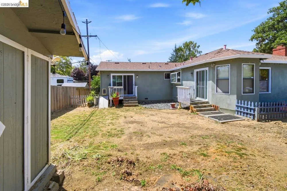 209 Fleming Ave Vallejo, CA 94590