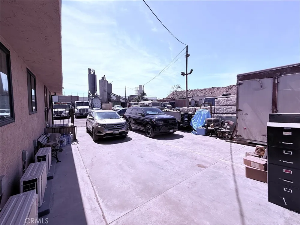 9103 Norris Sun Valley, CA 91352