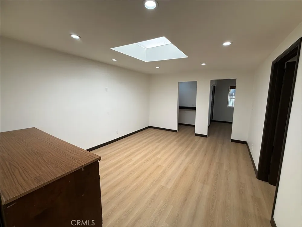9103 Norris Sun Valley, CA 91352