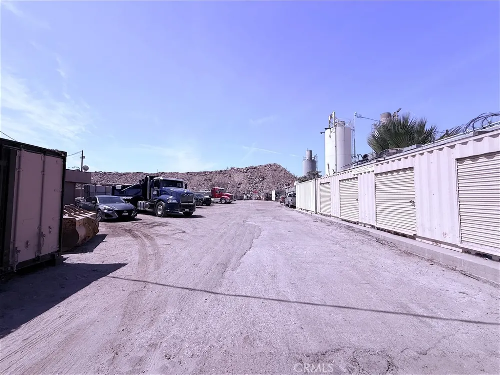 9103 Norris Sun Valley, CA 91352