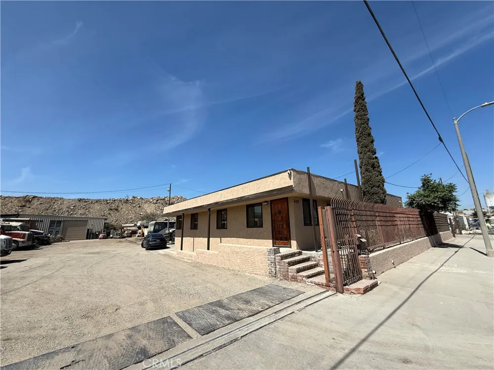 9103 Norris Sun Valley, CA 91352