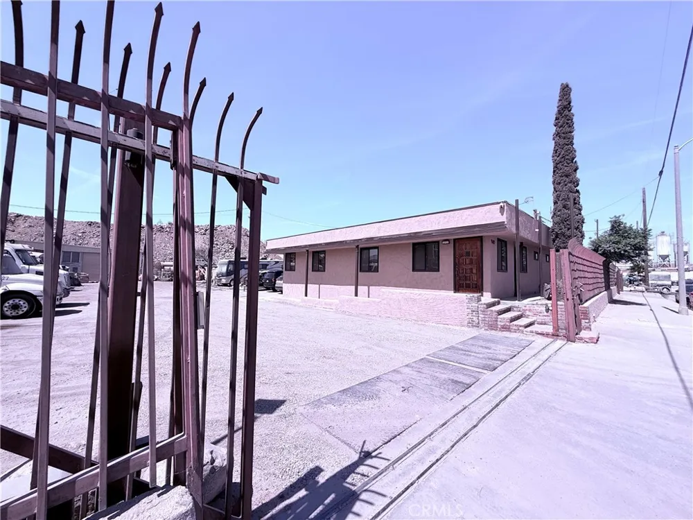 9103 Norris Sun Valley, CA 91352