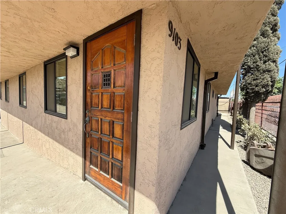 9103 Norris Sun Valley, CA 91352