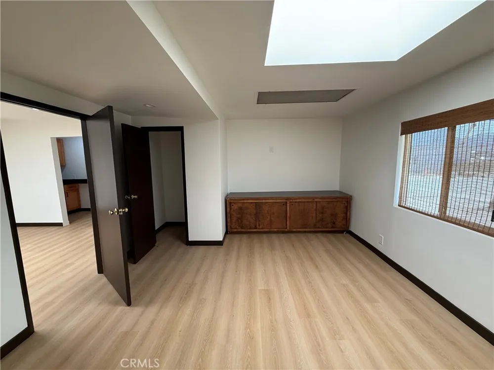 9103 Norris Sun Valley, CA 91352
