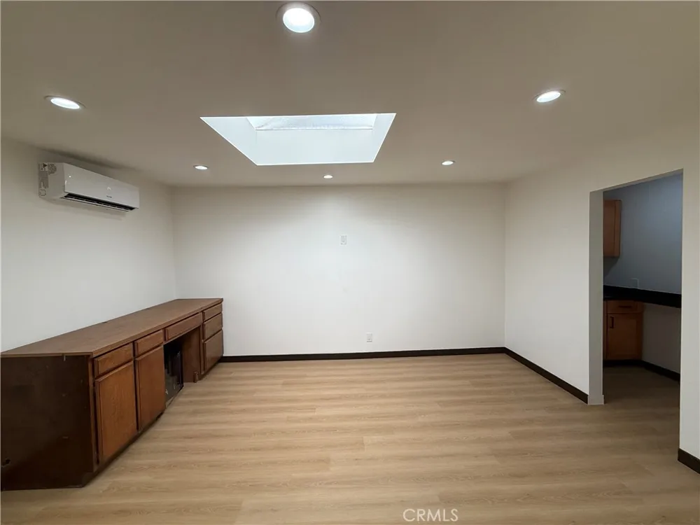 9103 Norris Sun Valley, CA 91352