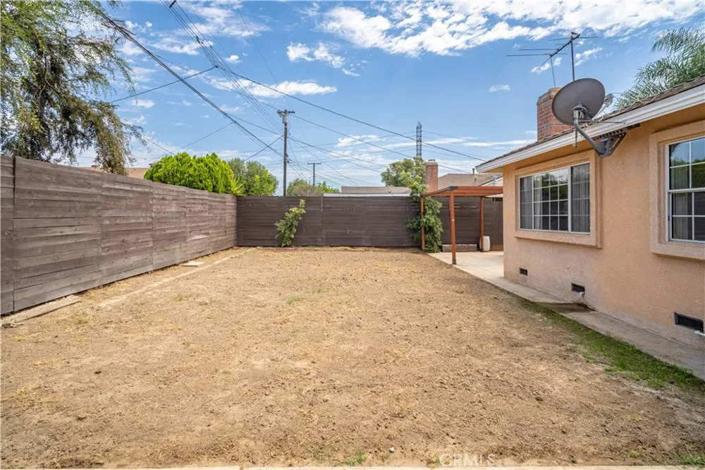 10457 Barnwall Bellflower, CA 90706