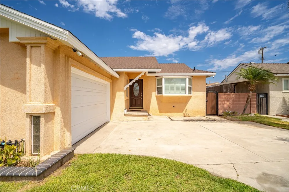 10457 Barnwall Bellflower, CA 90706