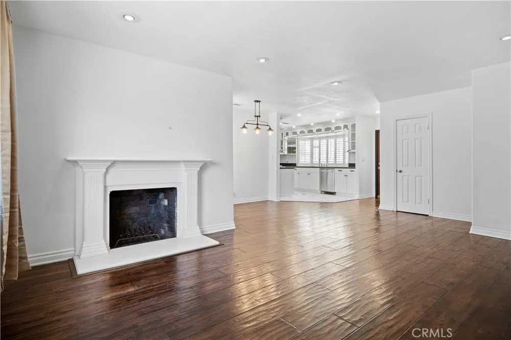 10457 Barnwall Bellflower, CA 90706