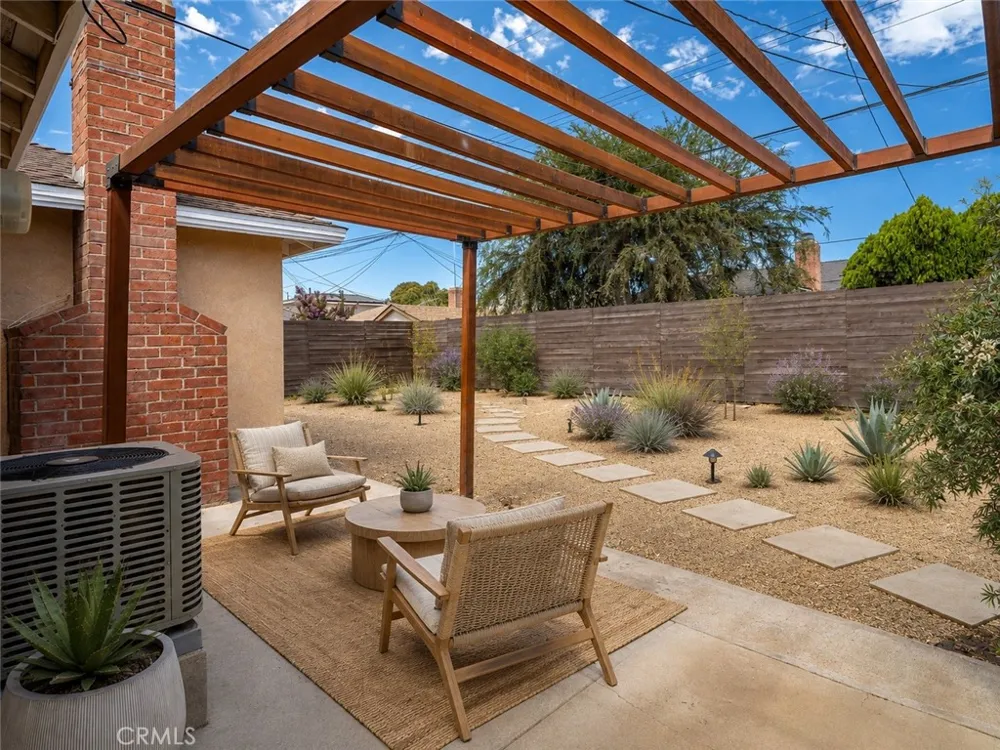 10457 Barnwall Bellflower, CA 90706