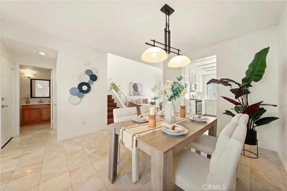 130 Almador Irvine, CA 92614