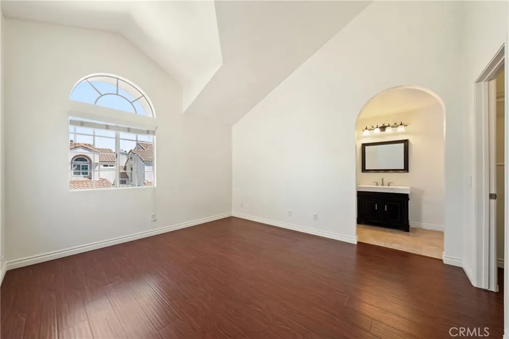 130 Almador Irvine, CA 92614