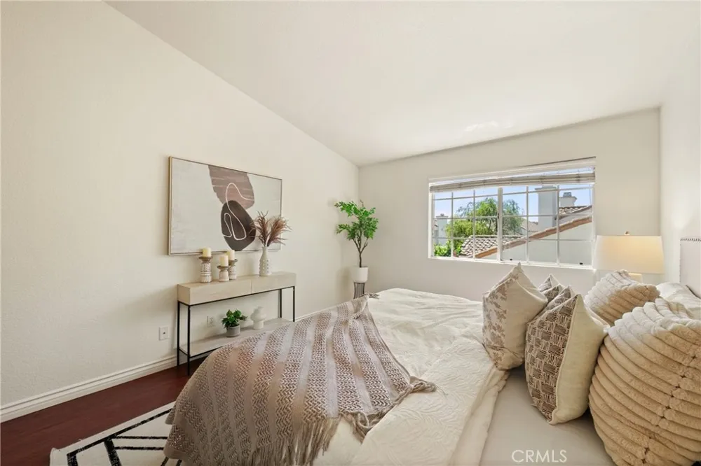 130 Almador Irvine, CA 92614