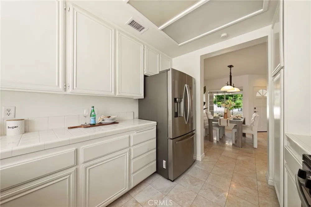 130 Almador Irvine, CA 92614