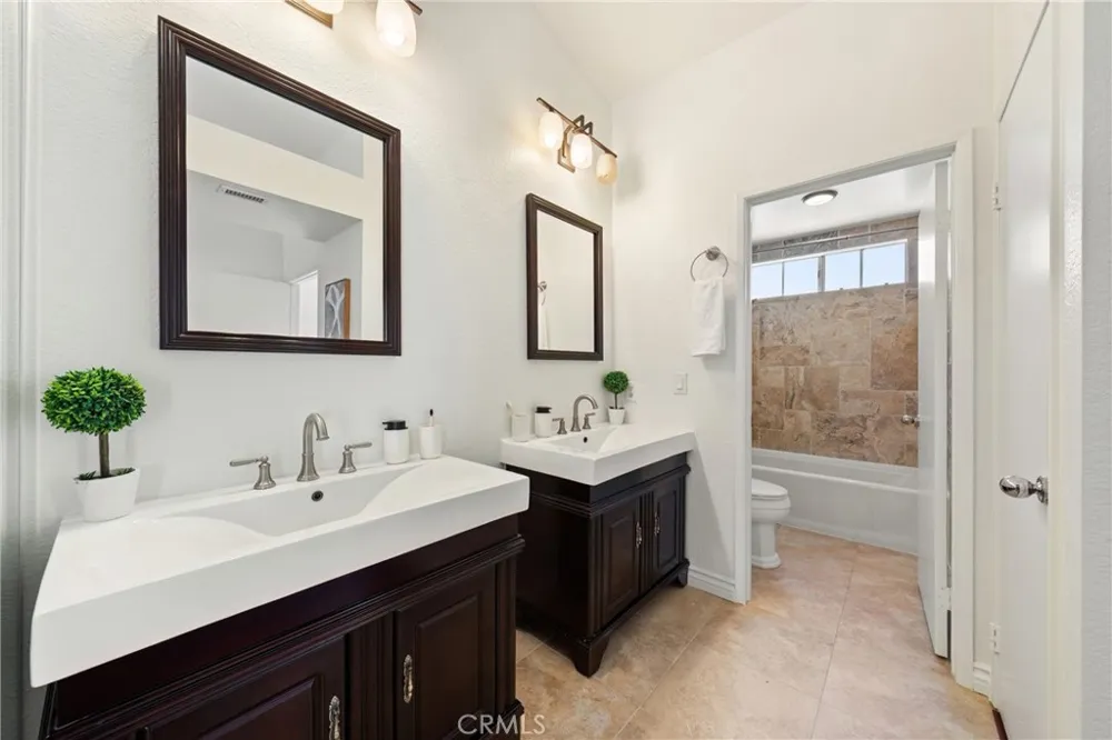 130 Almador Irvine, CA 92614
