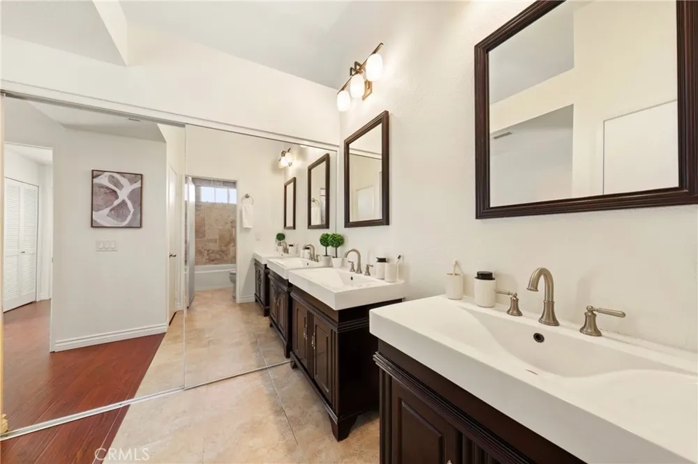 130 Almador Irvine, CA 92614