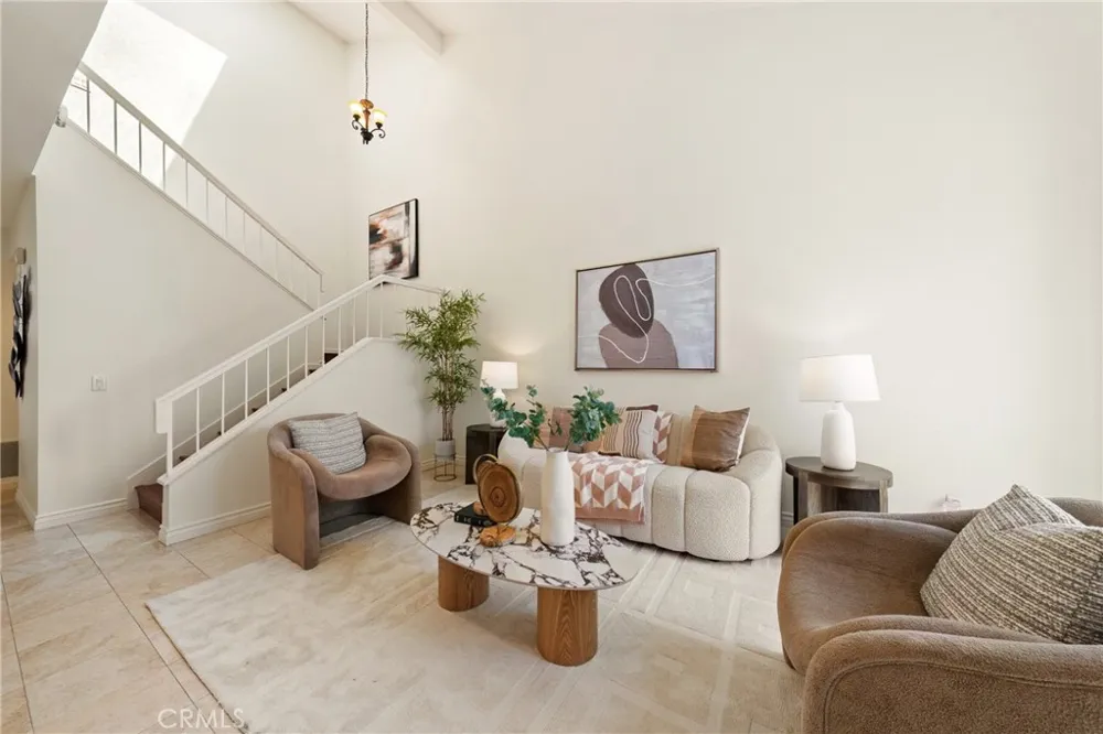 130 Almador Irvine, CA 92614