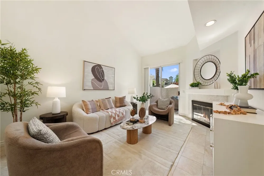 130 Almador Irvine, CA 92614