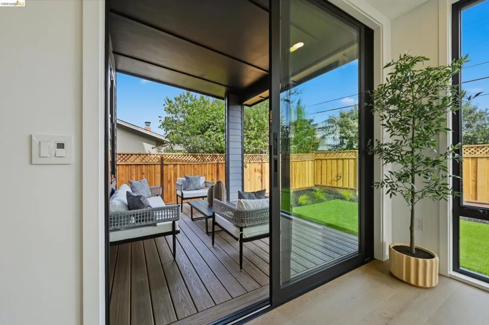 1674 Husted San Jose, CA 95125
