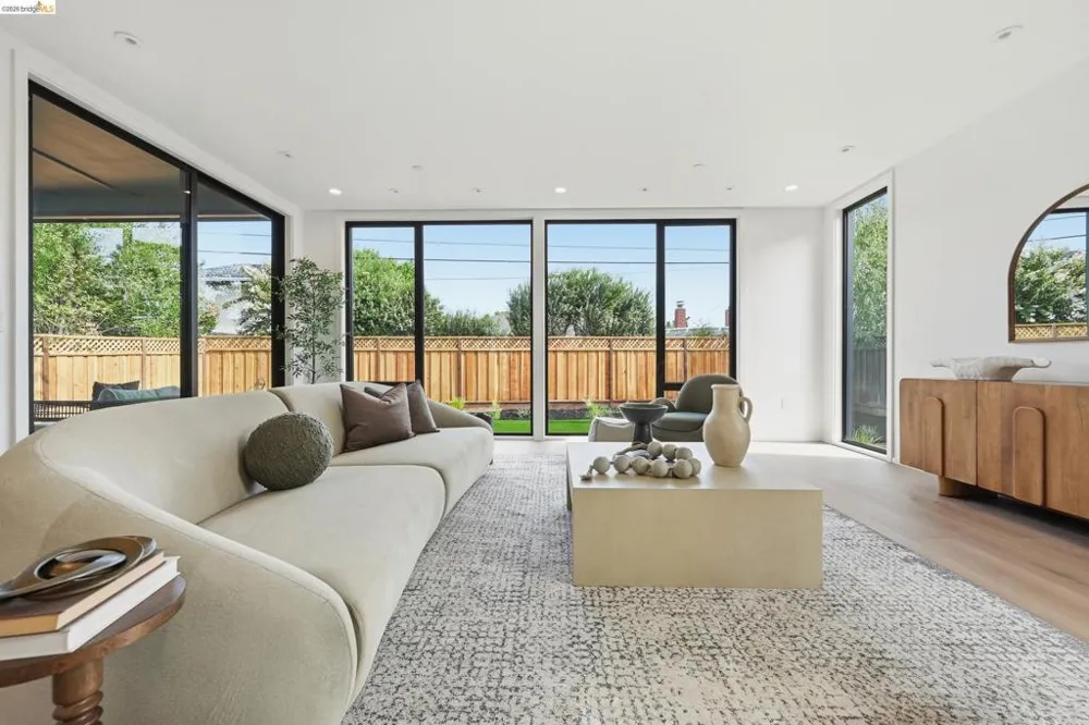 1674 Husted San Jose, CA 95125