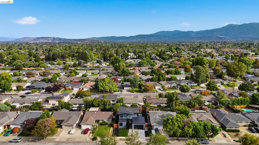 1674 Husted San Jose, CA 95125