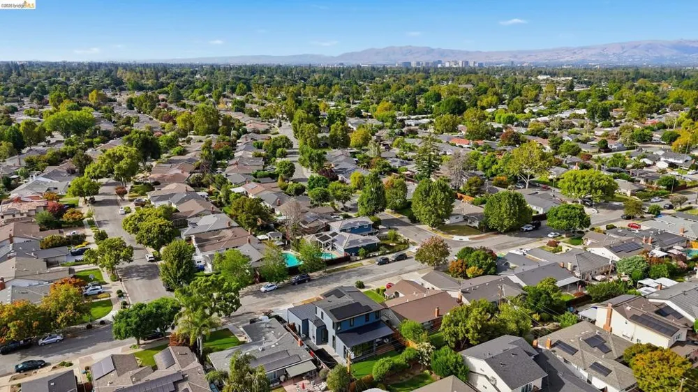 1674 Husted San Jose, CA 95125