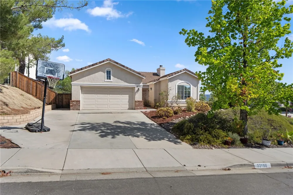 32198 White Spruce Court Wildomar, CA 92595