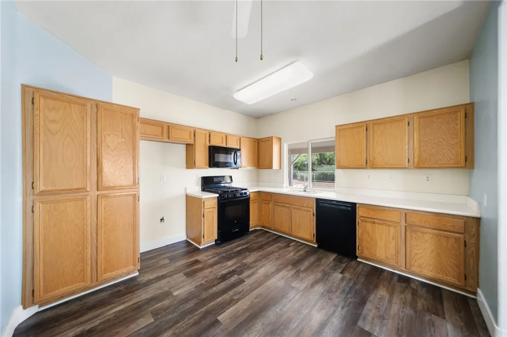 32198 White Spruce Court Wildomar, CA 92595