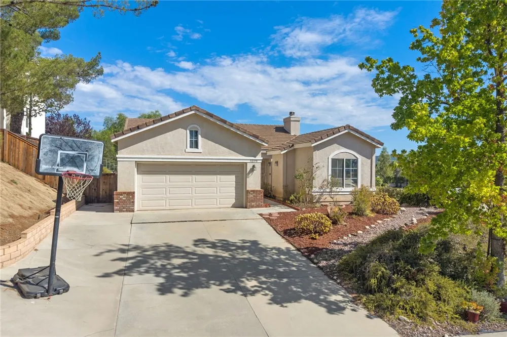 32198 White Spruce Court Wildomar, CA 92595