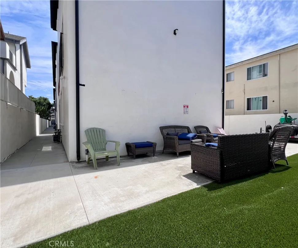 13927 Chadron Ave #G Hawthorne, CA 90250