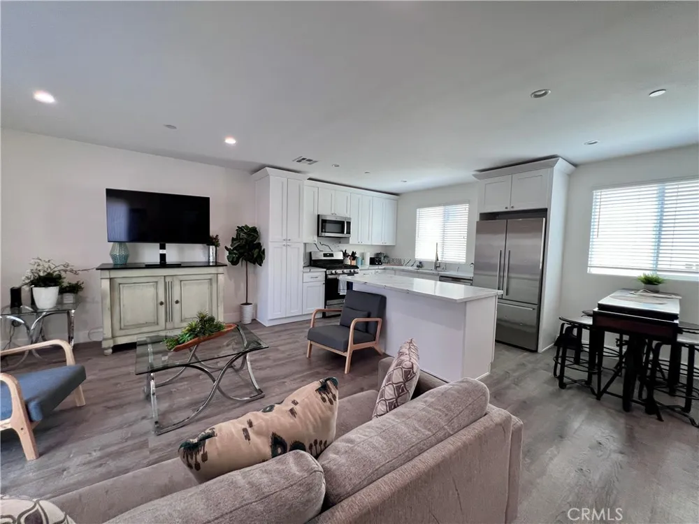13927 Chadron Ave #G Hawthorne, CA 90250