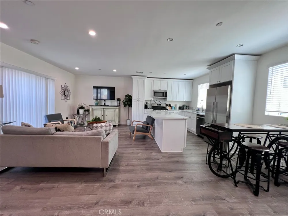 13927 Chadron Ave #G Hawthorne, CA 90250
