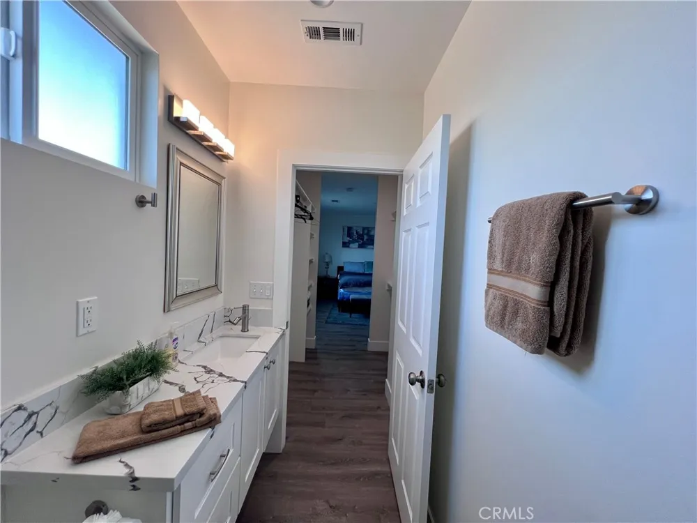 13927 Chadron Ave #G Hawthorne, CA 90250