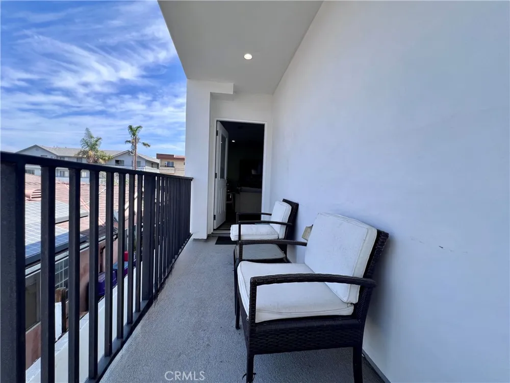 13927 Chadron Ave #G Hawthorne, CA 90250