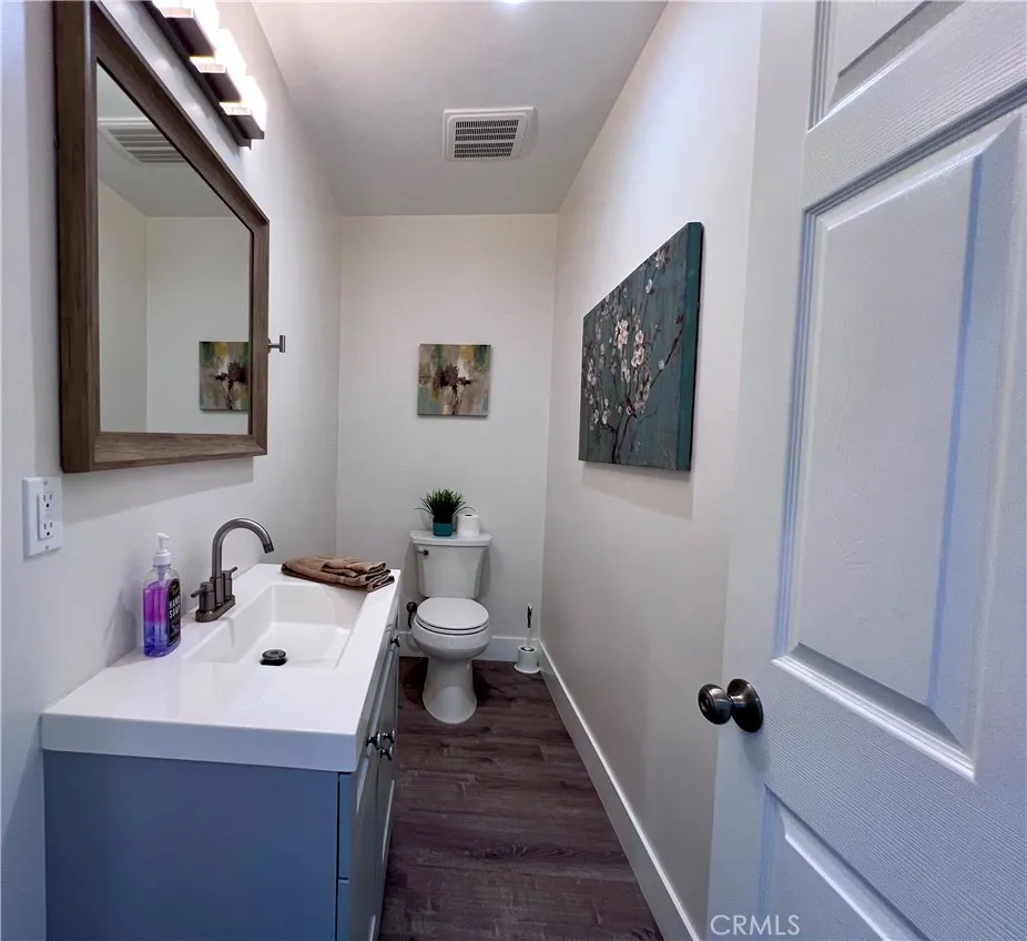 13927 Chadron Ave #G Hawthorne, CA 90250