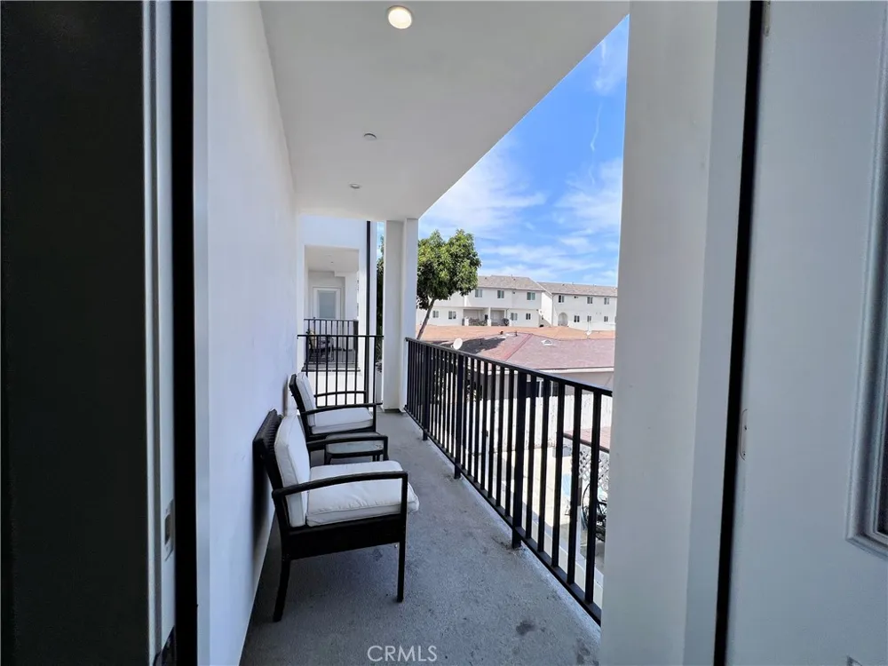 13927 Chadron Ave #G Hawthorne, CA 90250