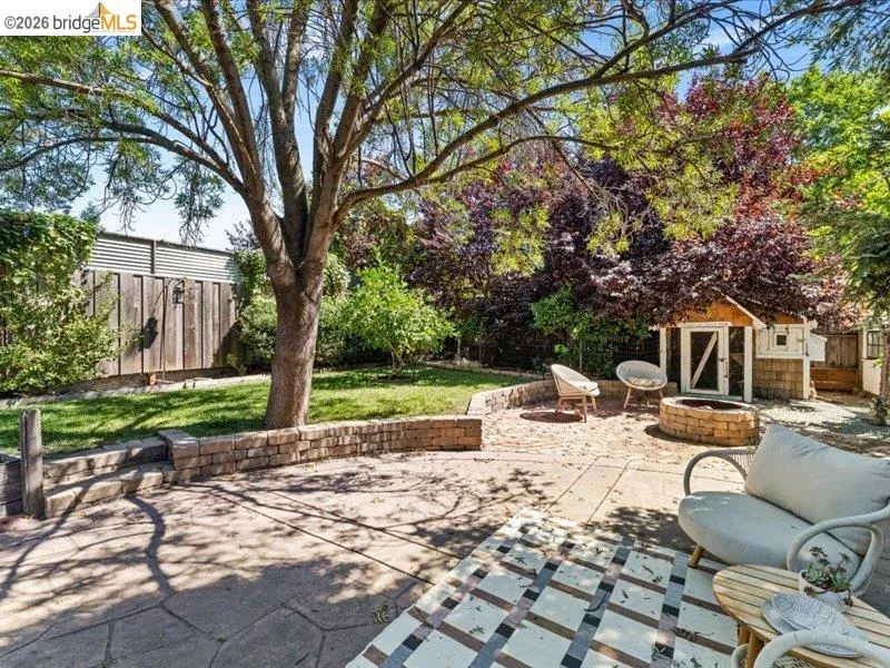 1202 Plaza Dr. Martinez, CA 94553