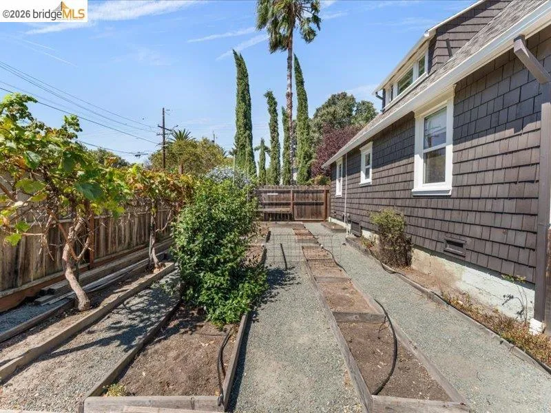 1202 Plaza Dr. Martinez, CA 94553