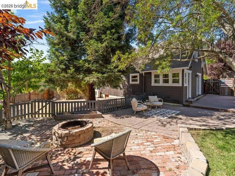 1202 Plaza Dr. Martinez, CA 94553