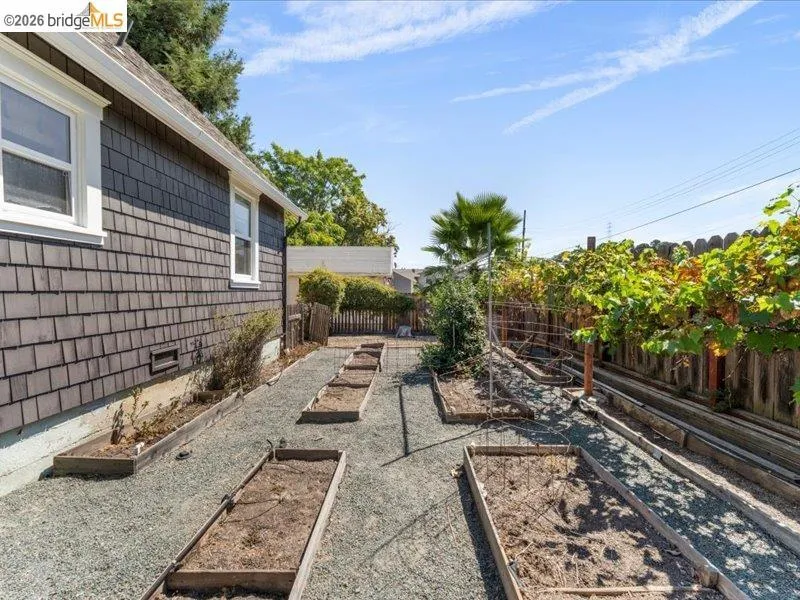 1202 Plaza Dr. Martinez, CA 94553