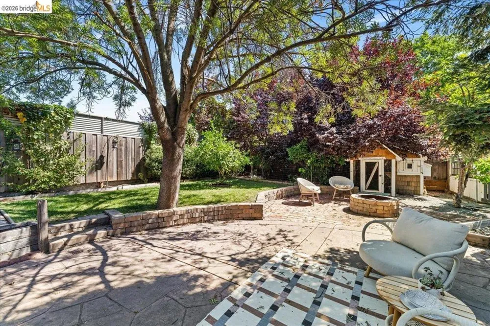 1202 Plaza Dr. Martinez, CA 94553
