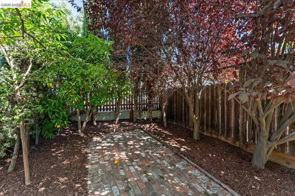 1202 Plaza Dr. Martinez, CA 94553